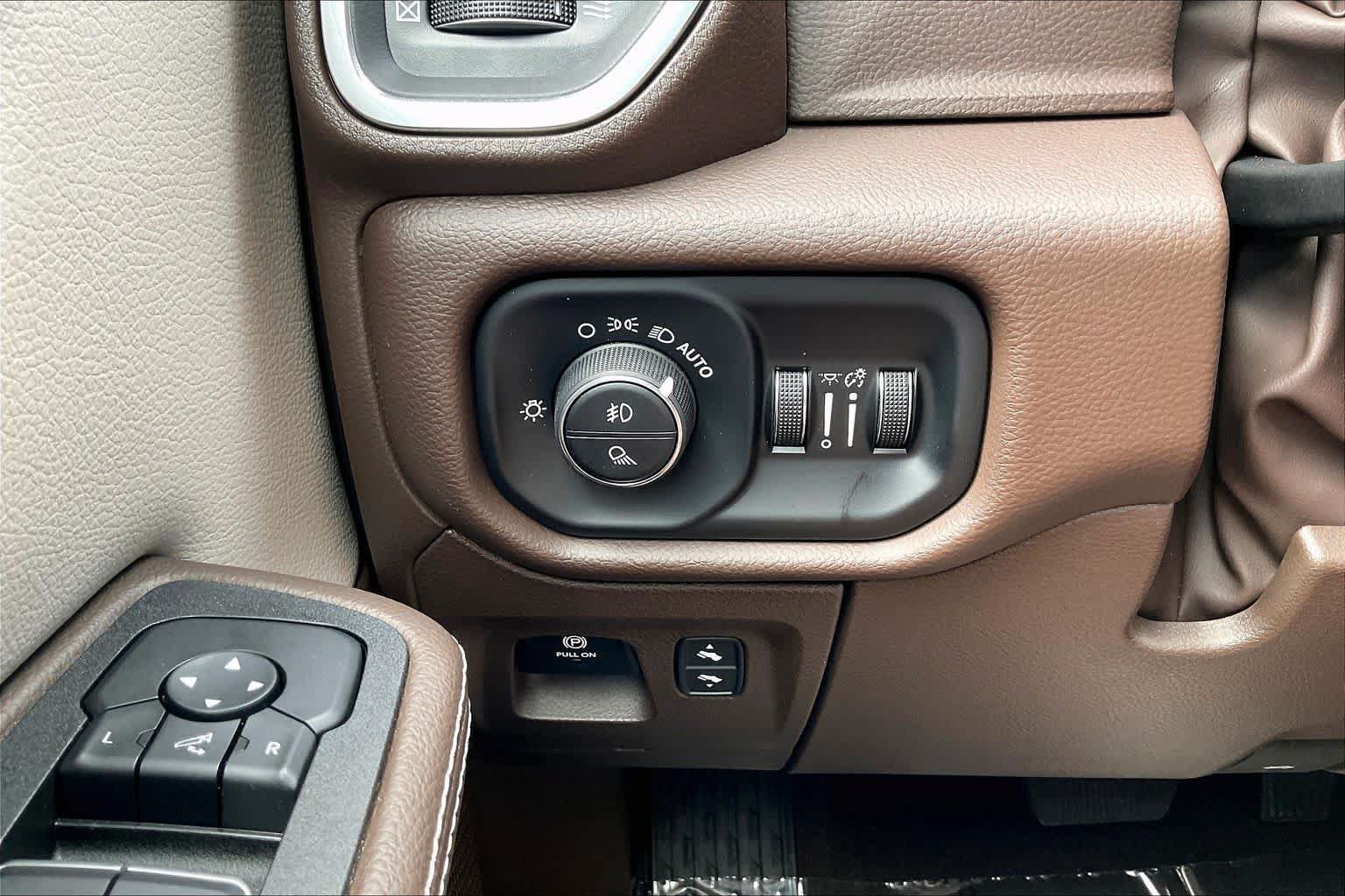 Used 2025 RAM 1500 Laramie AWD/4WD image 62