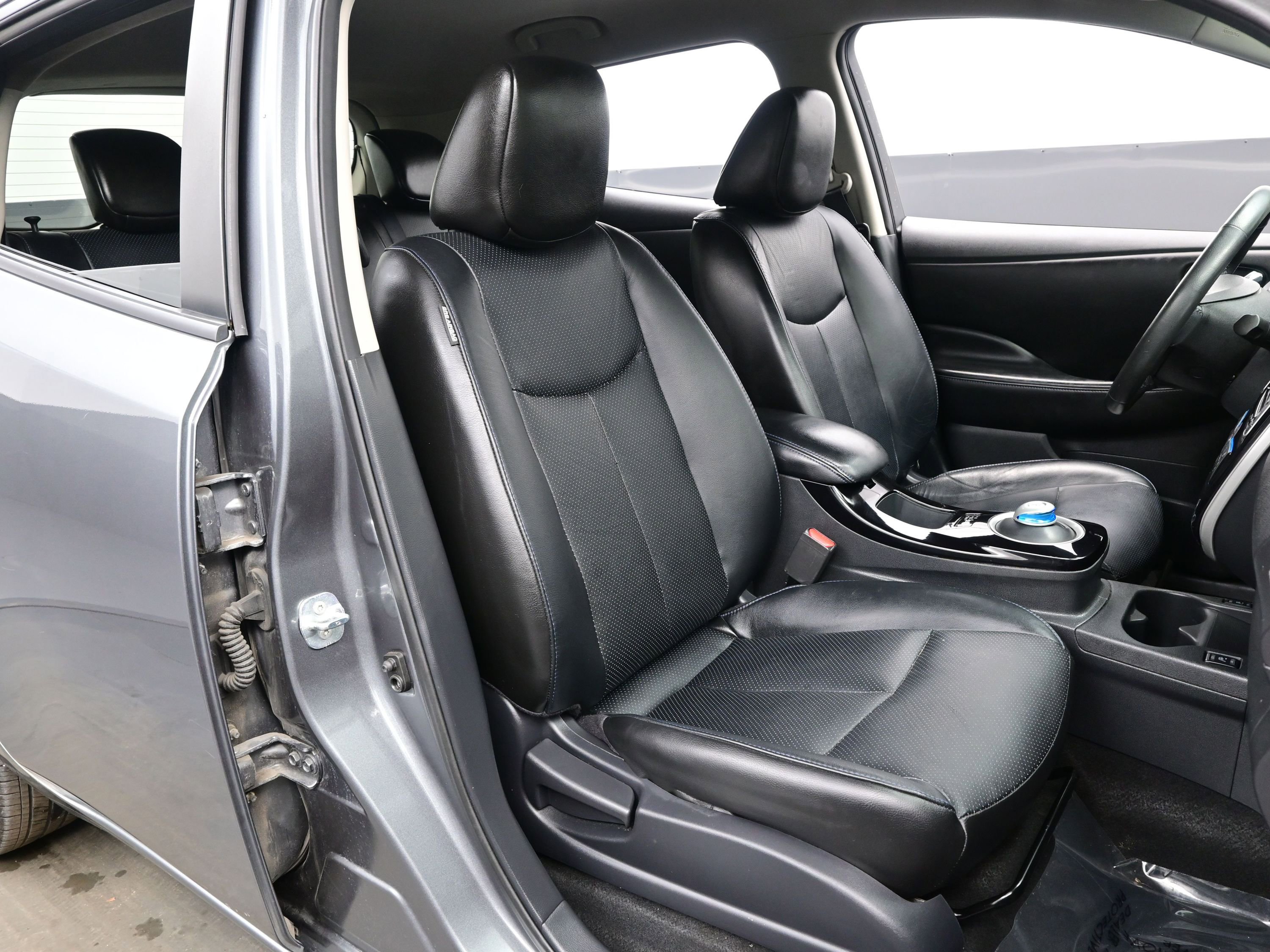 Used 2014 Nissan Leaf SL image 13