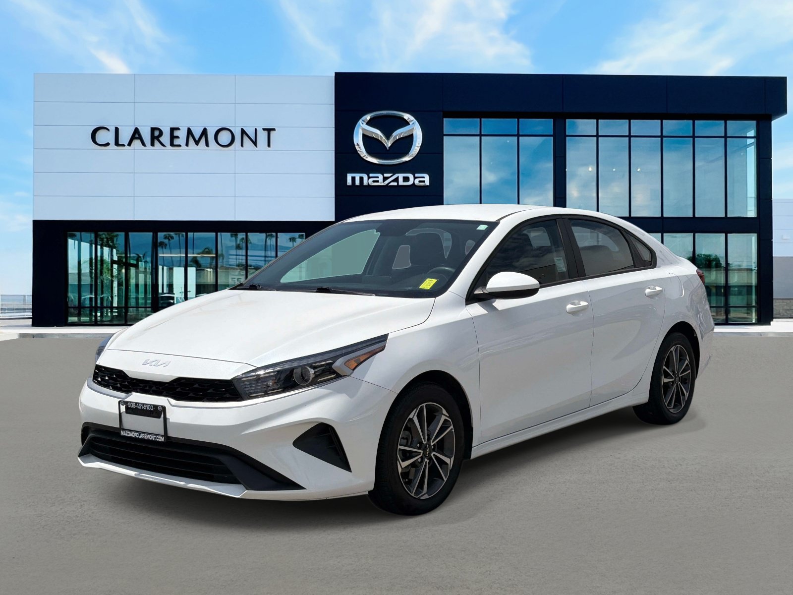 Used 2023 Kia Forte LXS FWD image 3