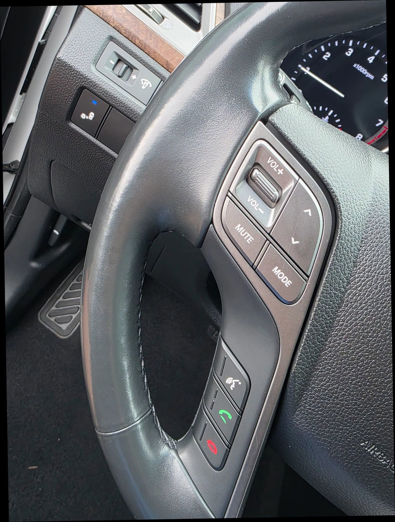 Used 2018 Hyundai Santa Fe Sport image 24