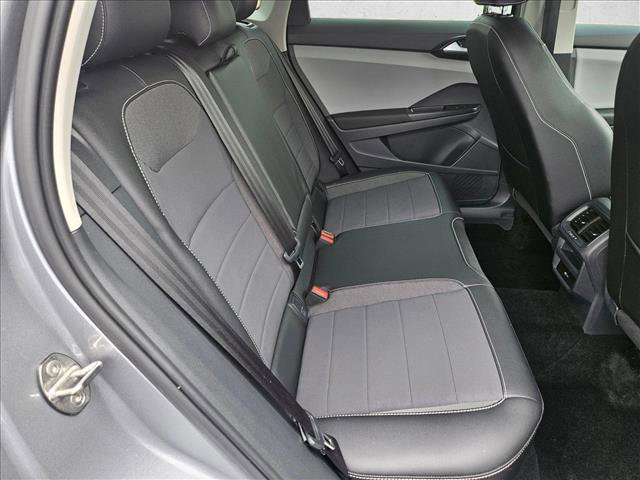 Used 2023 Volkswagen Taos SE FWD image 19