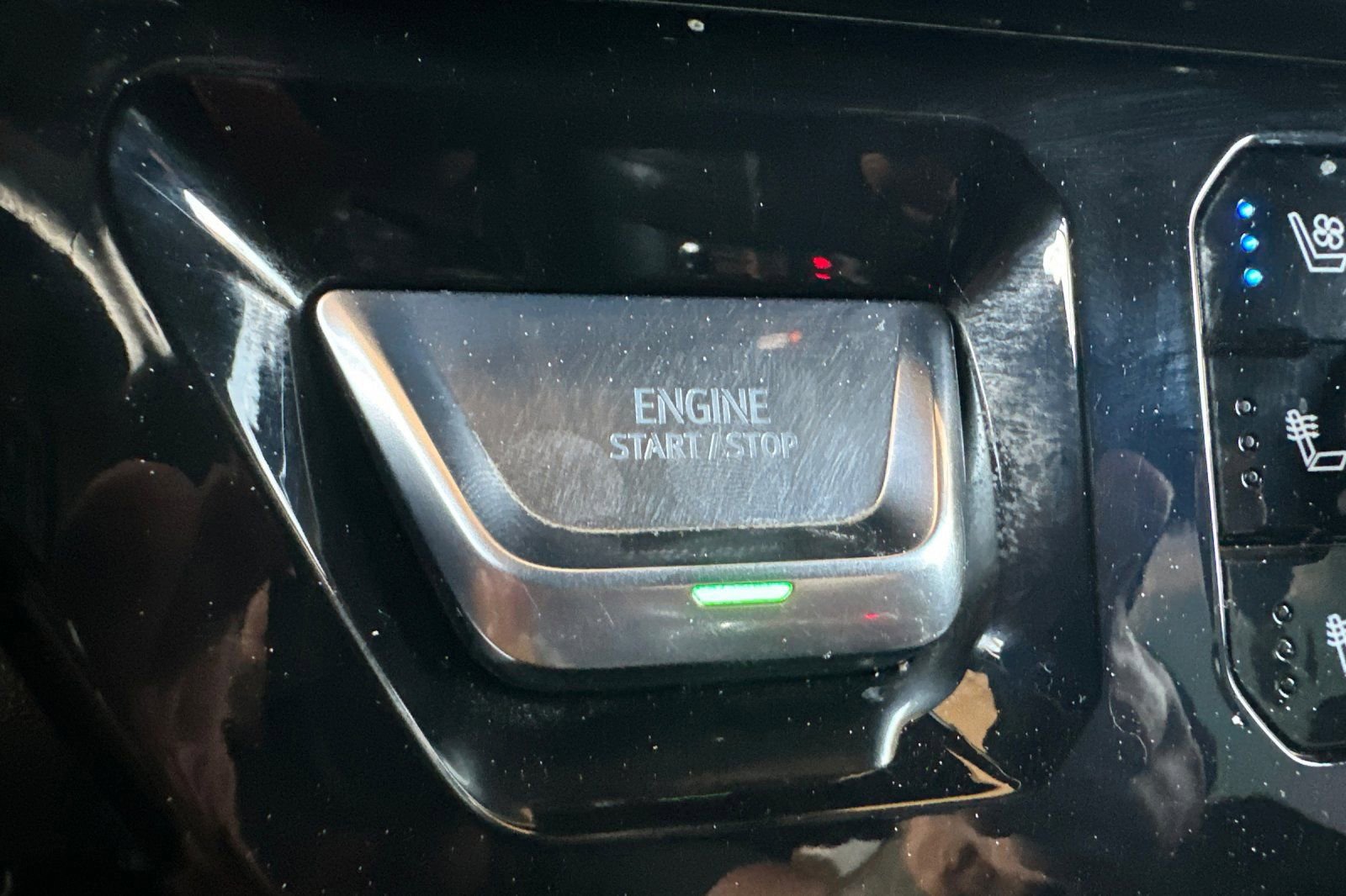 Used 2023 GMC Sierra 1500 AT4X image 23