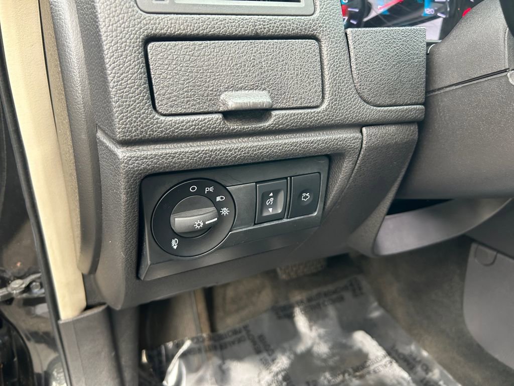 Used 2012 Ford Fusion SE image 20