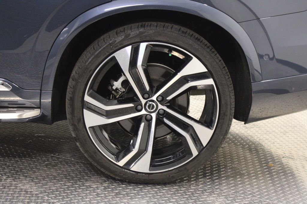 Used 2024 Volvo XC90 B6 Ultimate w/ Lounge Package image 14