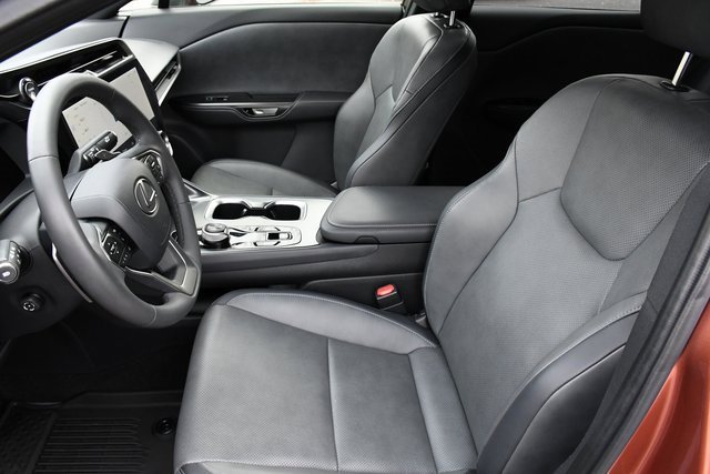 Used 2024 Lexus RZ 300e Premium image 9