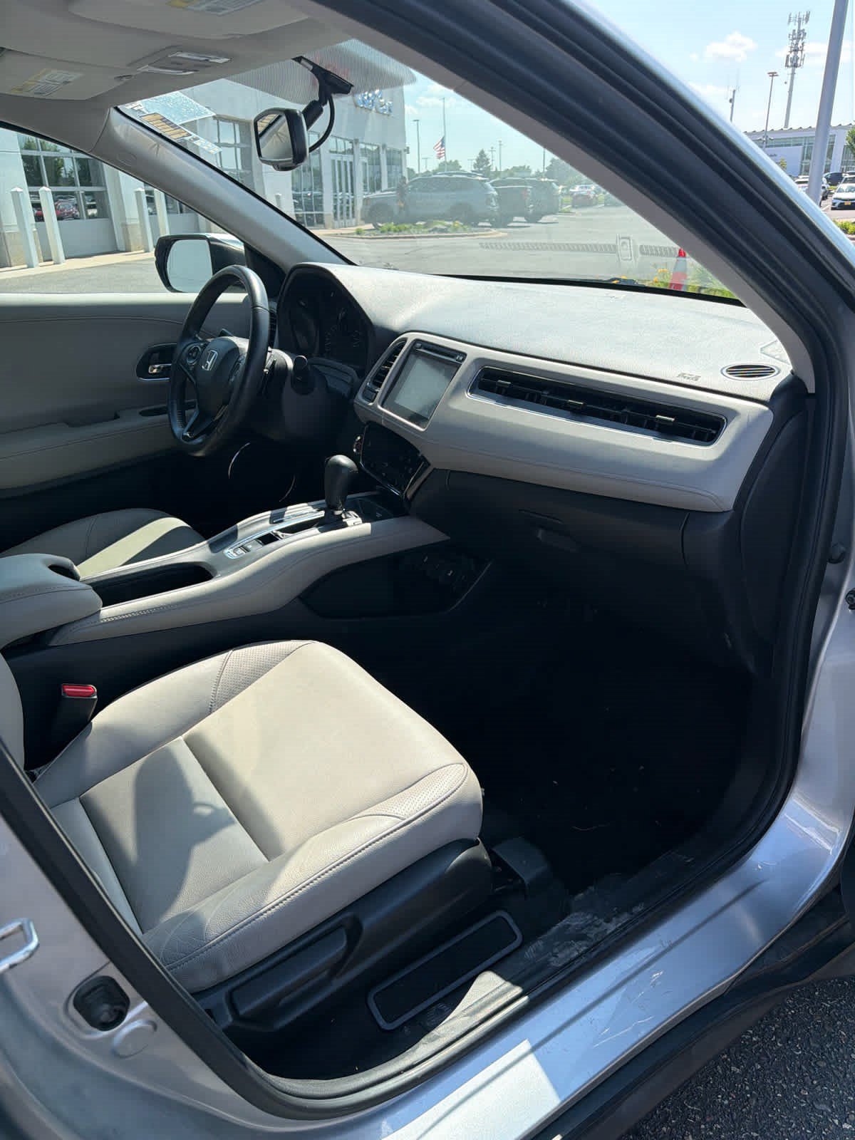 Used 2017 Honda HR-V EX-L image 8