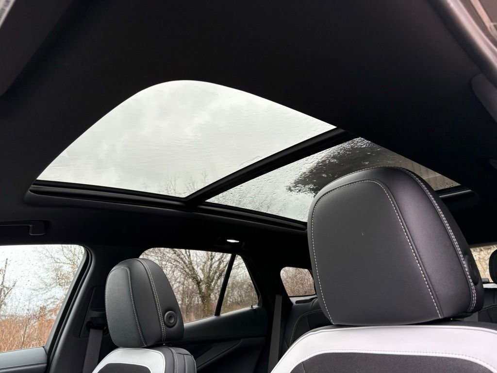 Used 2024 Chevrolet Blazer EV LT image 24