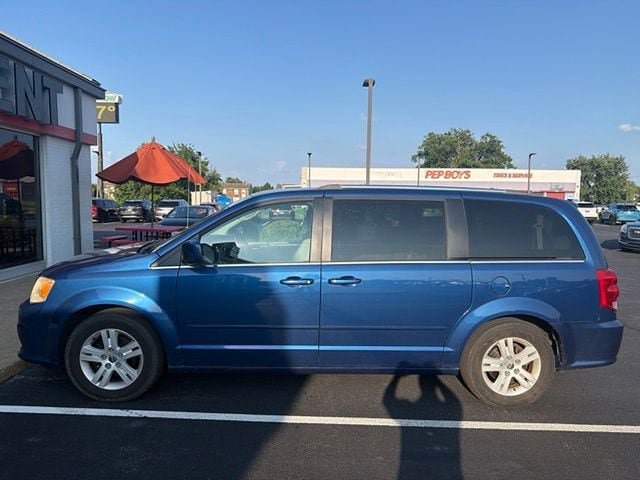 Used 2011 Dodge Grand Caravan Crew FWD image 3