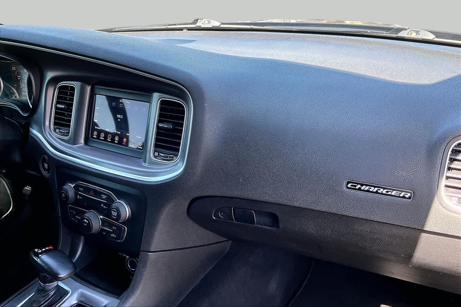 Used 2022 Dodge Charger SXT RWD image 18