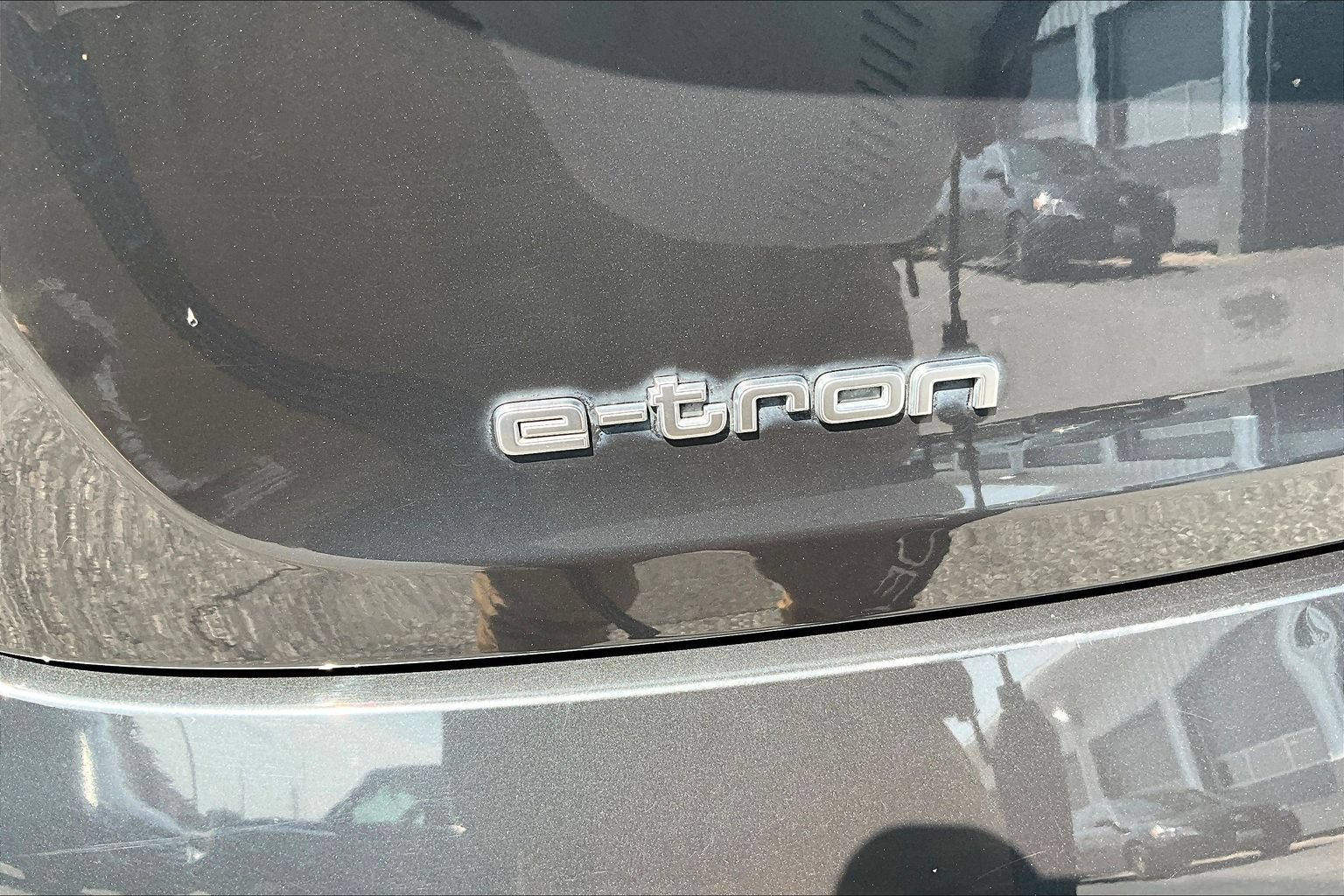 Used 2019 Audi e-tron Prestige w/ Prestige Package AWD/4WD image 22
