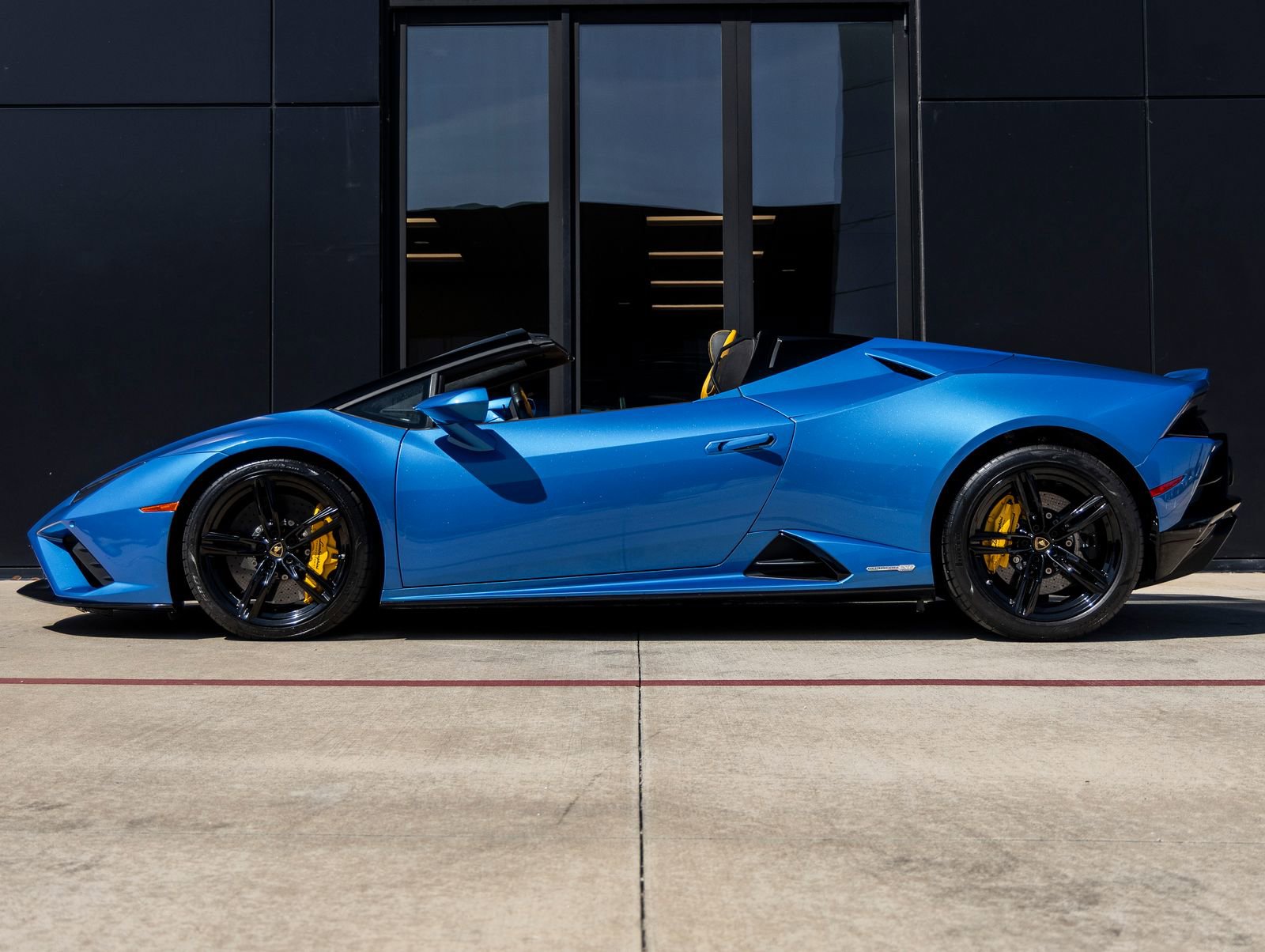 Used 2020 Lamborghini Huracan EVO image 10