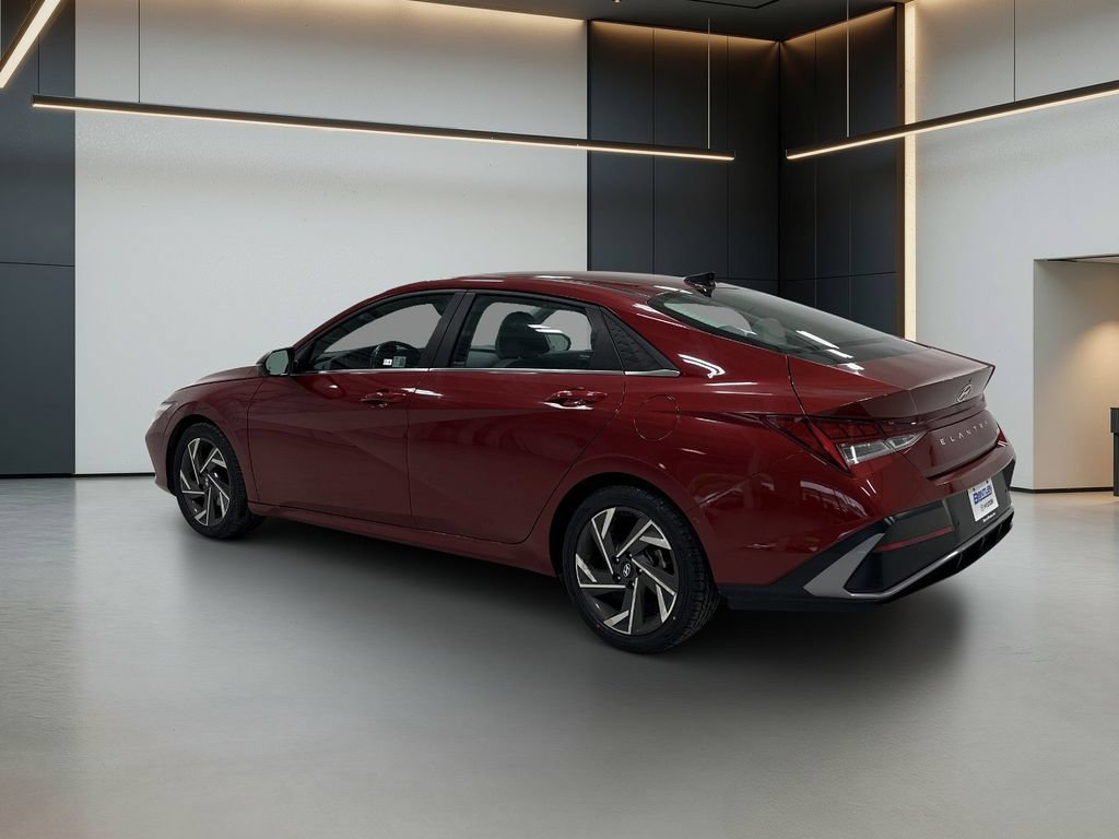 Certified 2024 Hyundai Elantra Limited FWD image 3
