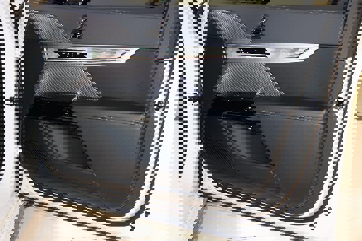 Used 2023 BMW 760i xDrive image 67