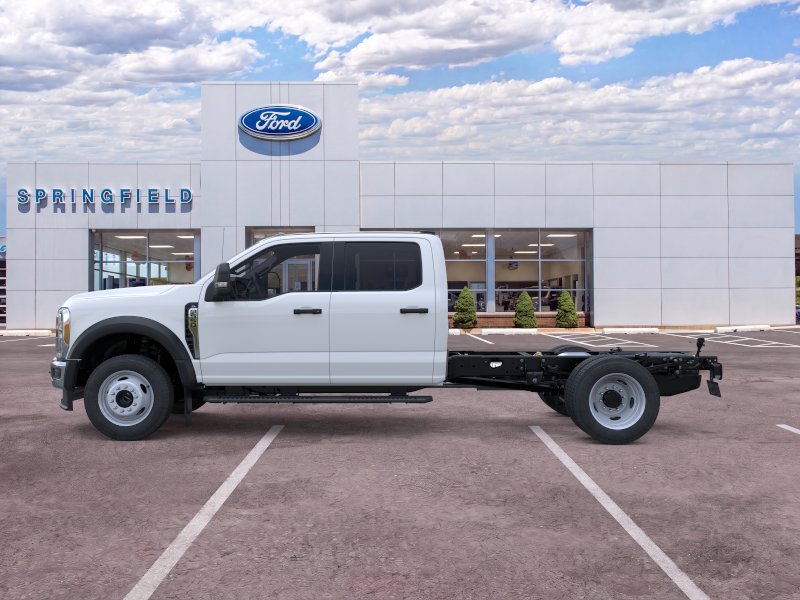 New 2026 Ford F550 4x4 Crew Cab image 3