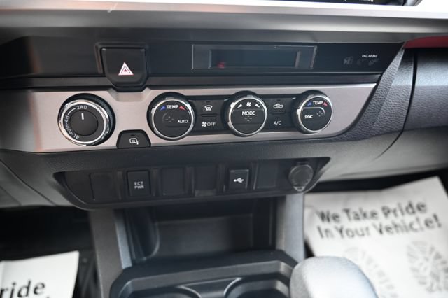 Used 2022 Toyota Tacoma SR5 AWD/4WD image 19