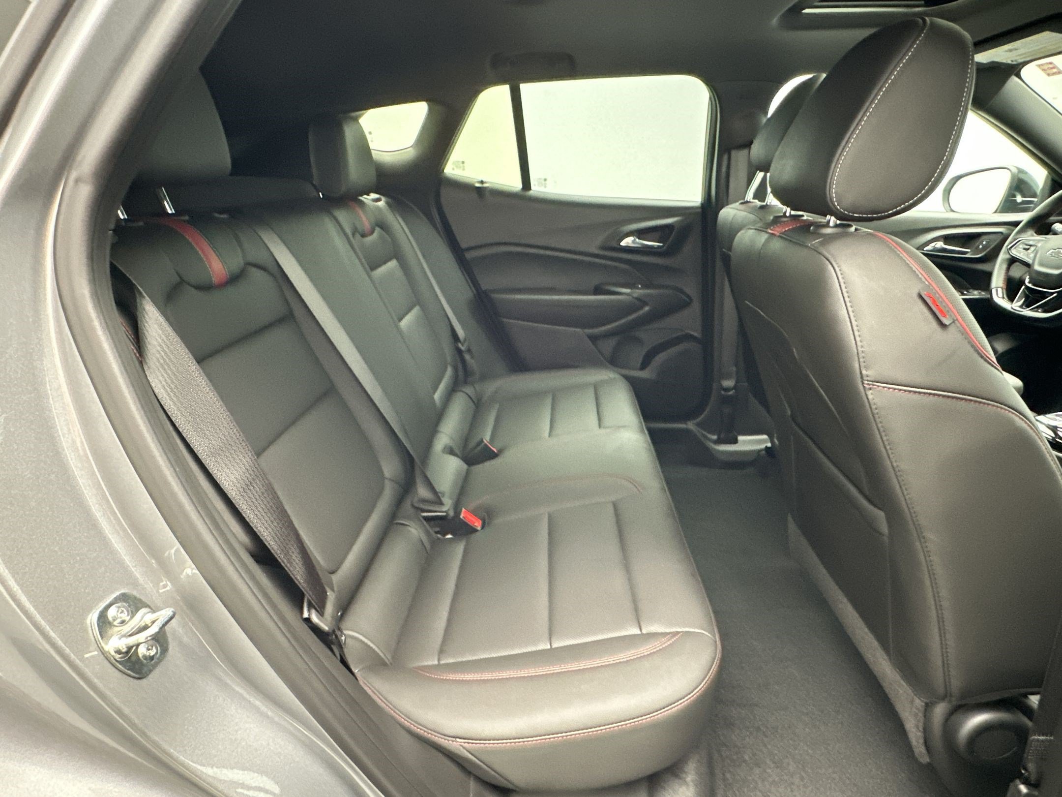 Certified 2026 Chevrolet Trax RS w/ Sunroof Package FWD image 30