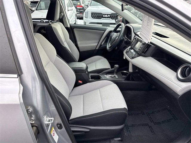 Used 2016 Toyota RAV4 XLE image 9