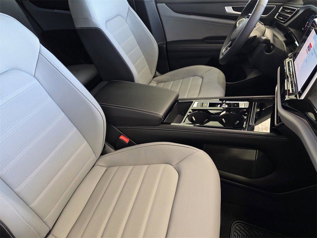 New 2026 Volkswagen Atlas Cross Sport SEL R-Line image 12