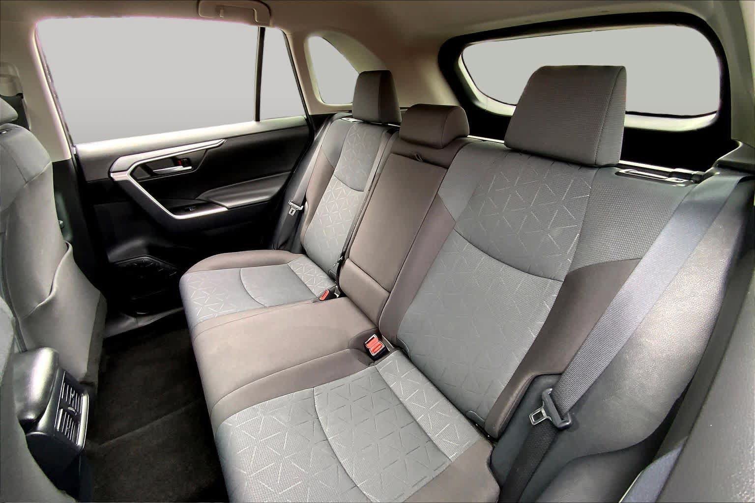 Used 2025 Toyota RAV4 XLE AWD/4WD image 20
