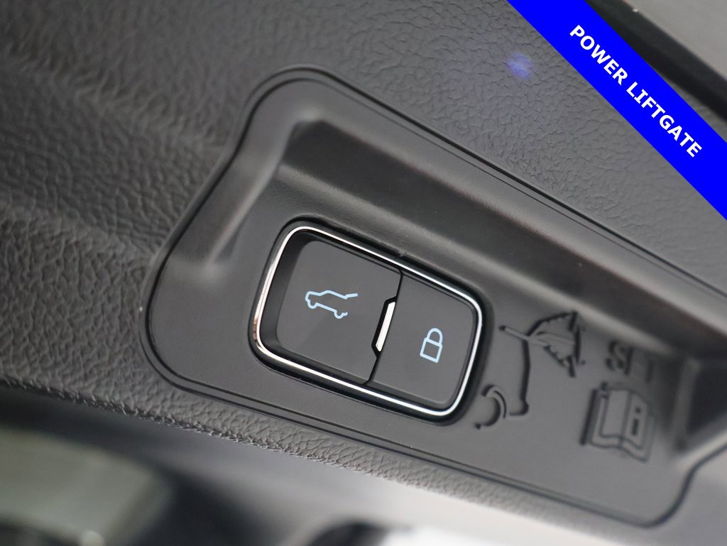 Used 2023 Ford Explorer XLT w/ Equipment Group 202A image 18