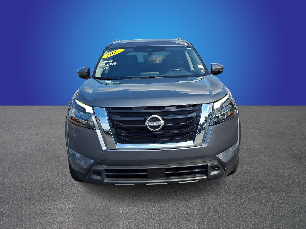 Used 2025 Nissan Pathfinder SV AWD/4WD image 2