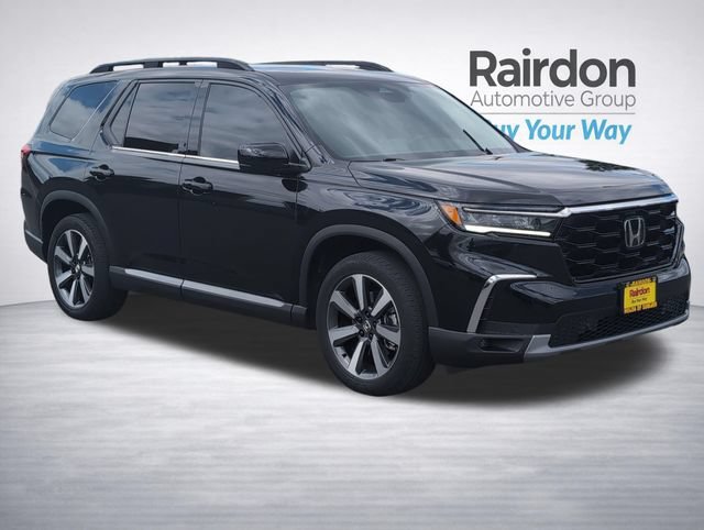 Used 2023 Honda Pilot Touring image 1