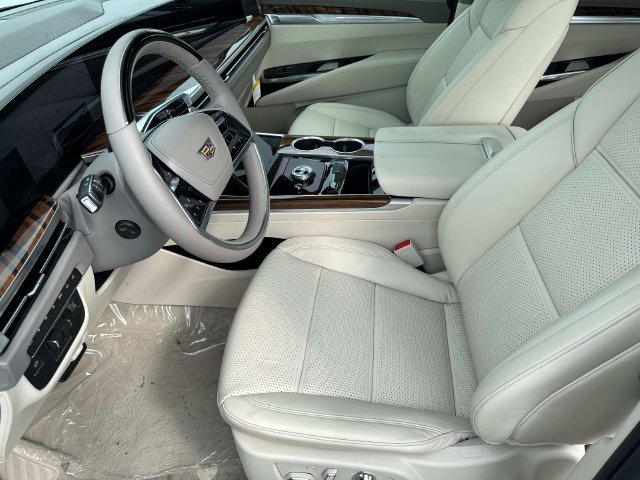 New 2026 Cadillac Escalade Platinum Sport w/ LPO, ONYX Package AWD/4WD image 21