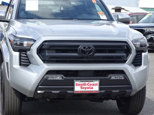 Certified 2024 Toyota Tacoma SR5 AWD/4WD image 4