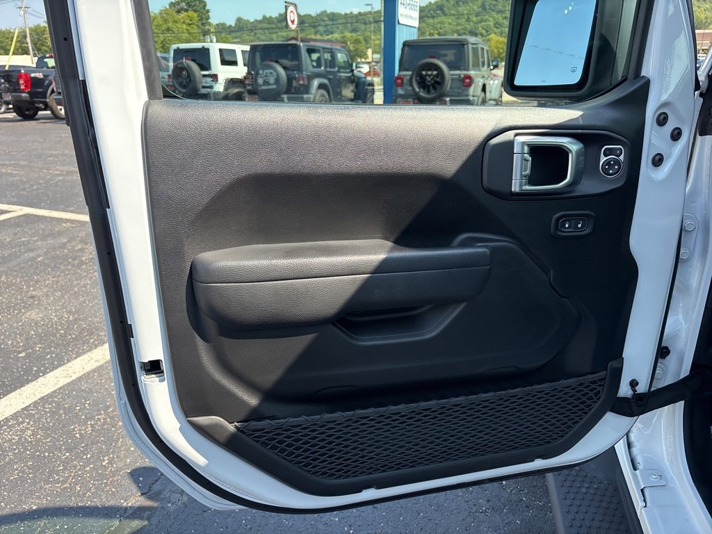 Used 2022 Jeep Wrangler Unlimited Sport image 16