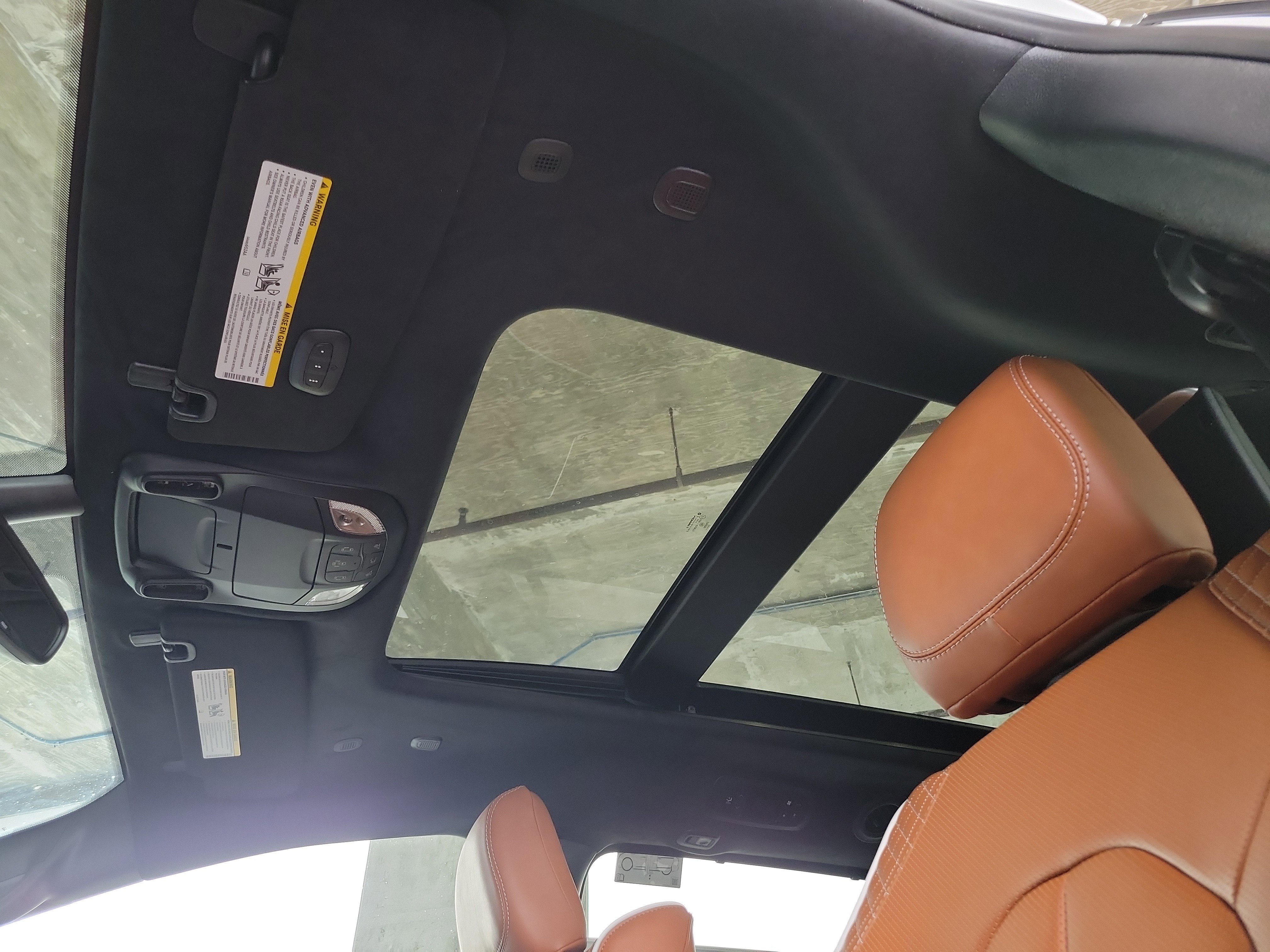 New 2026 Chrysler Pacifica Pinnacle w/ Trailer Tow Group FWD image 20