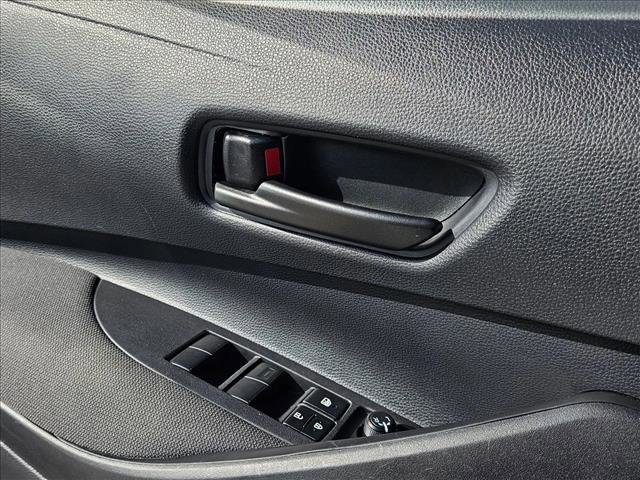 Used 2025 Toyota Corolla LE image 7