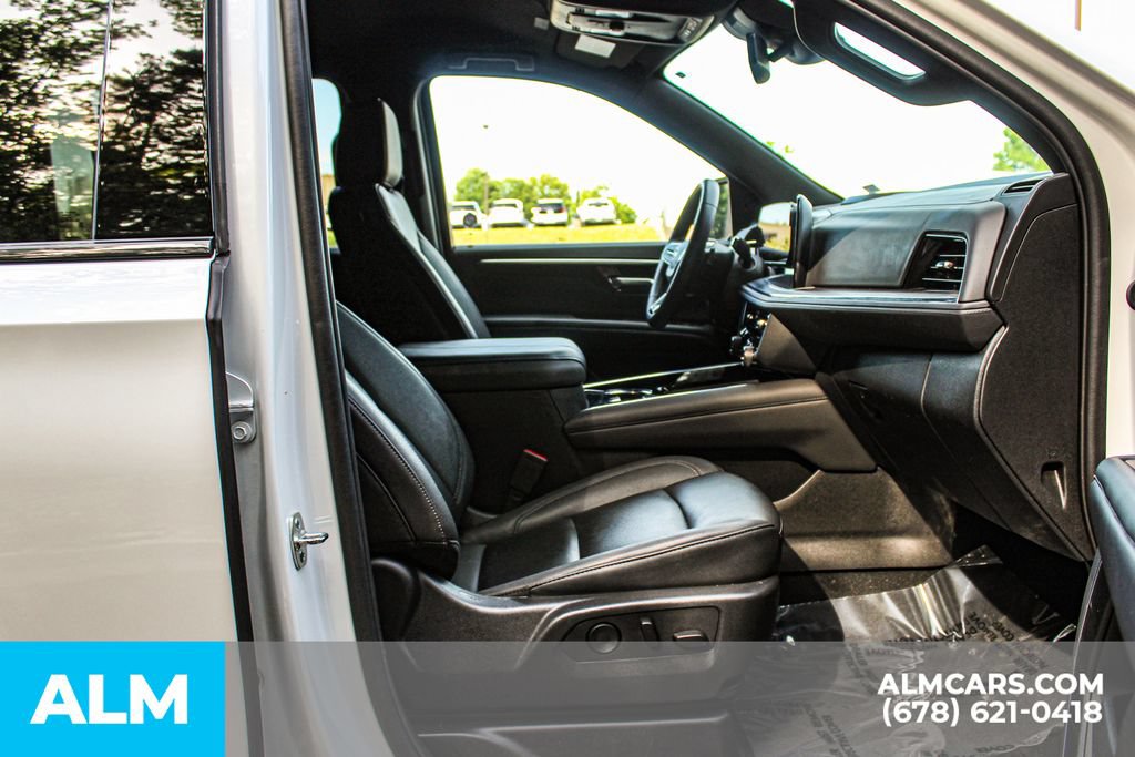Used 2025 Chevrolet Suburban Z71 AWD/4WD image 23