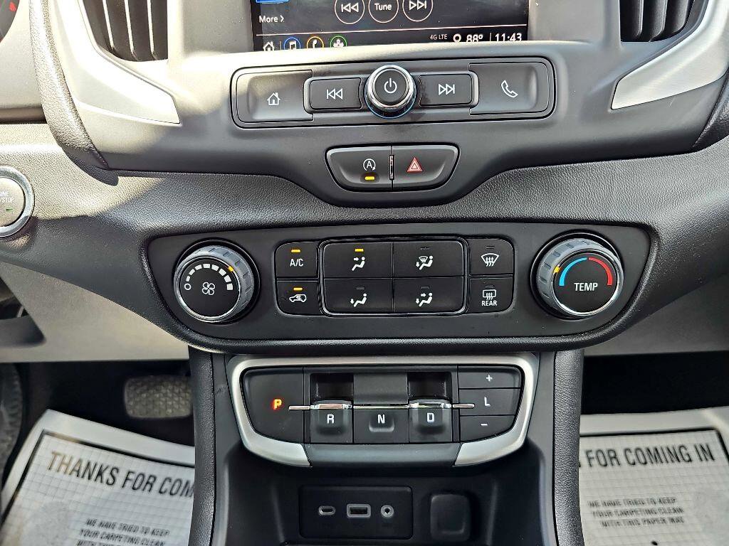 Used 2024 GMC Terrain SLE image 29