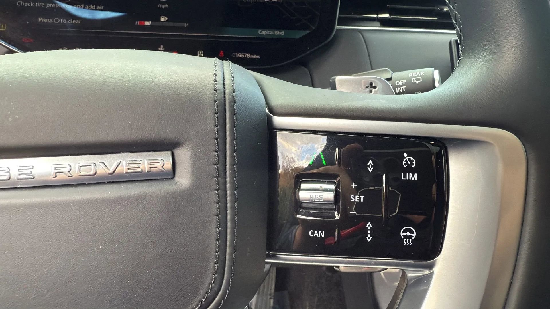 Used 2024 Land Rover Range Rover SE image 51