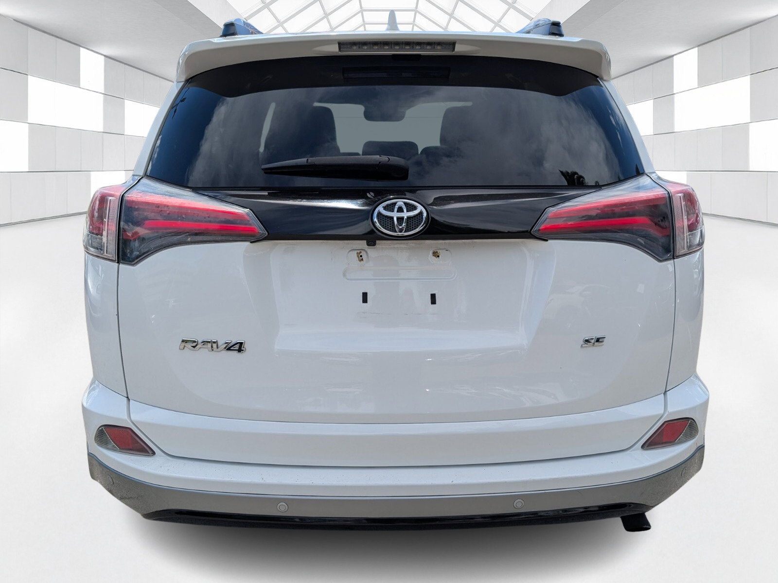 Used 2017 Toyota RAV4 SE w/ Power Extra Value Package image 6