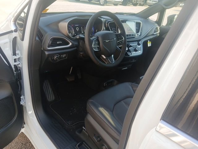 New 2026 Chrysler Pacifica Select image 47