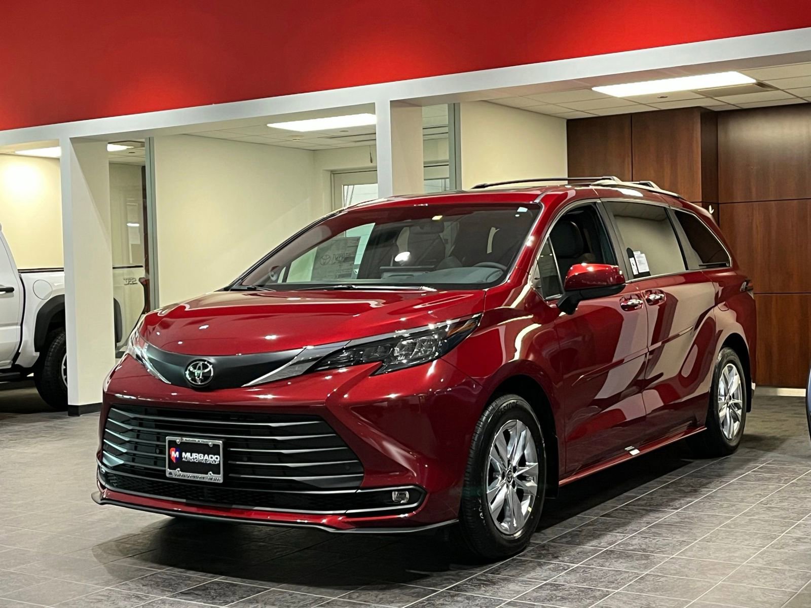 New 2026 Toyota Sienna XLE FWD image 3