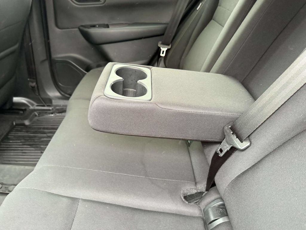 Used 2024 Nissan Rogue S AWD/4WD image 20