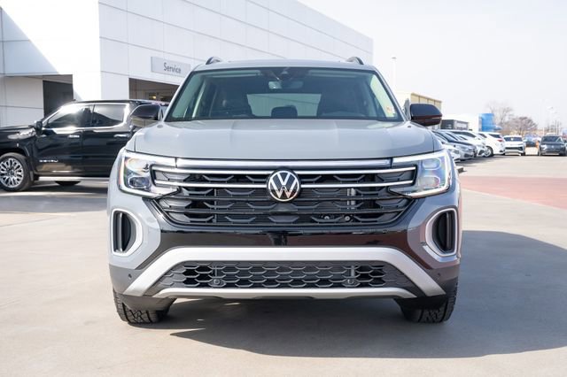 New 2026 Volkswagen Atlas Peak Edition image 9