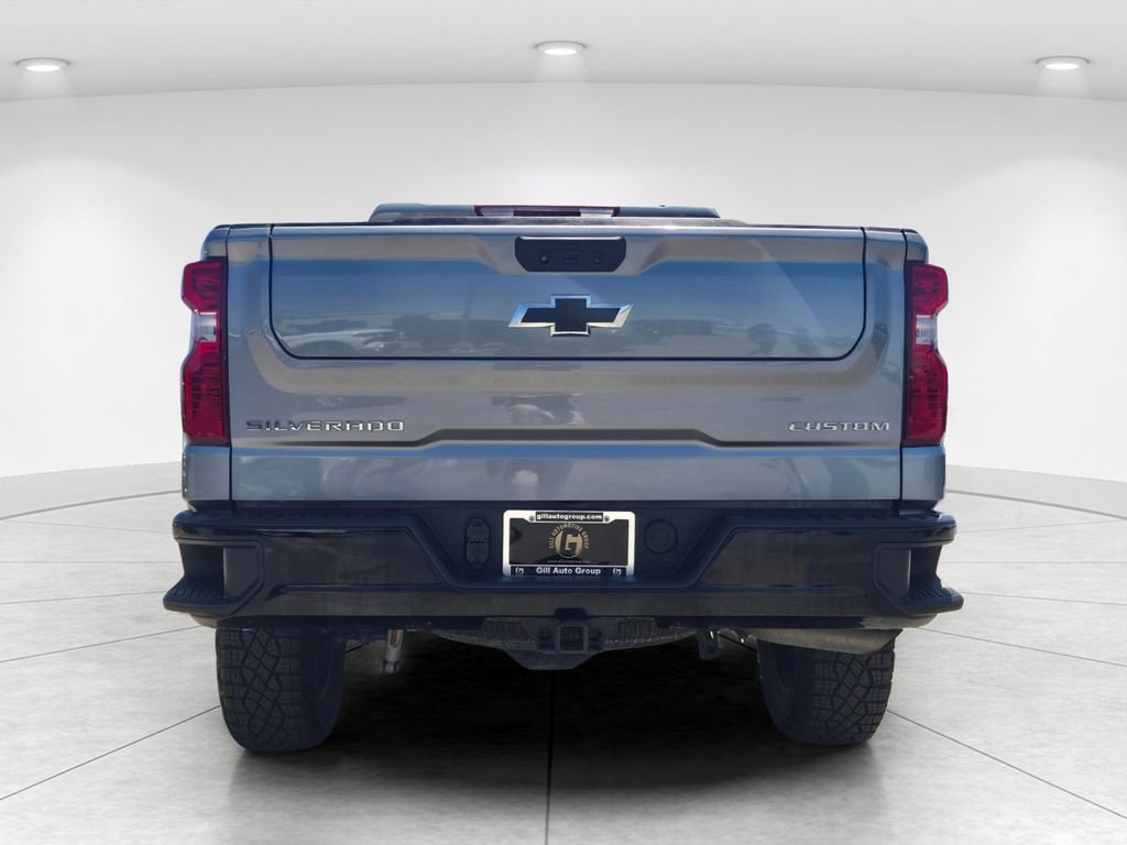 Used 2025 Chevrolet Silverado 1500 Custom Trail Boss AWD/4WD image 4