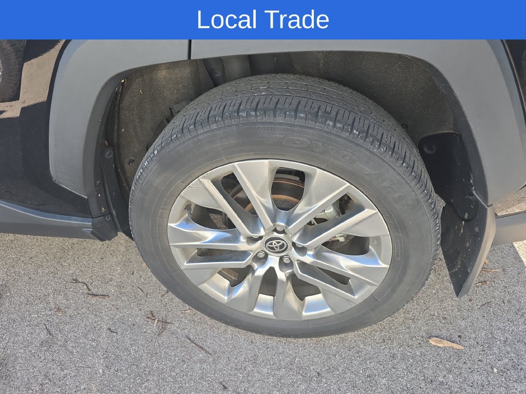Used 2021 Toyota RAV4 XLE Premium AWD/4WD image 11