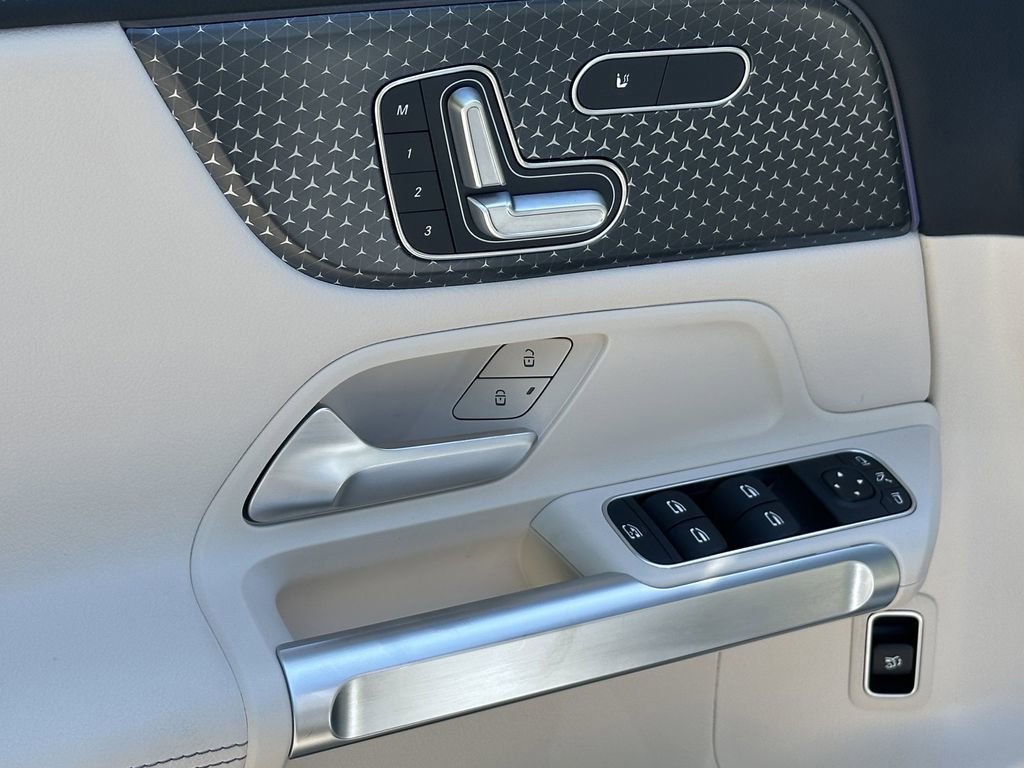 Certified 2025 Mercedes-Benz GLB 250 image 12