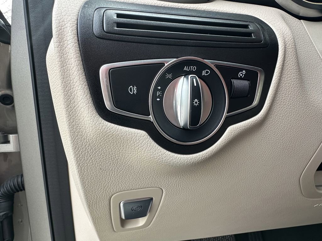 Certified 2021 Mercedes-Benz GLC 300 4MATIC image 35