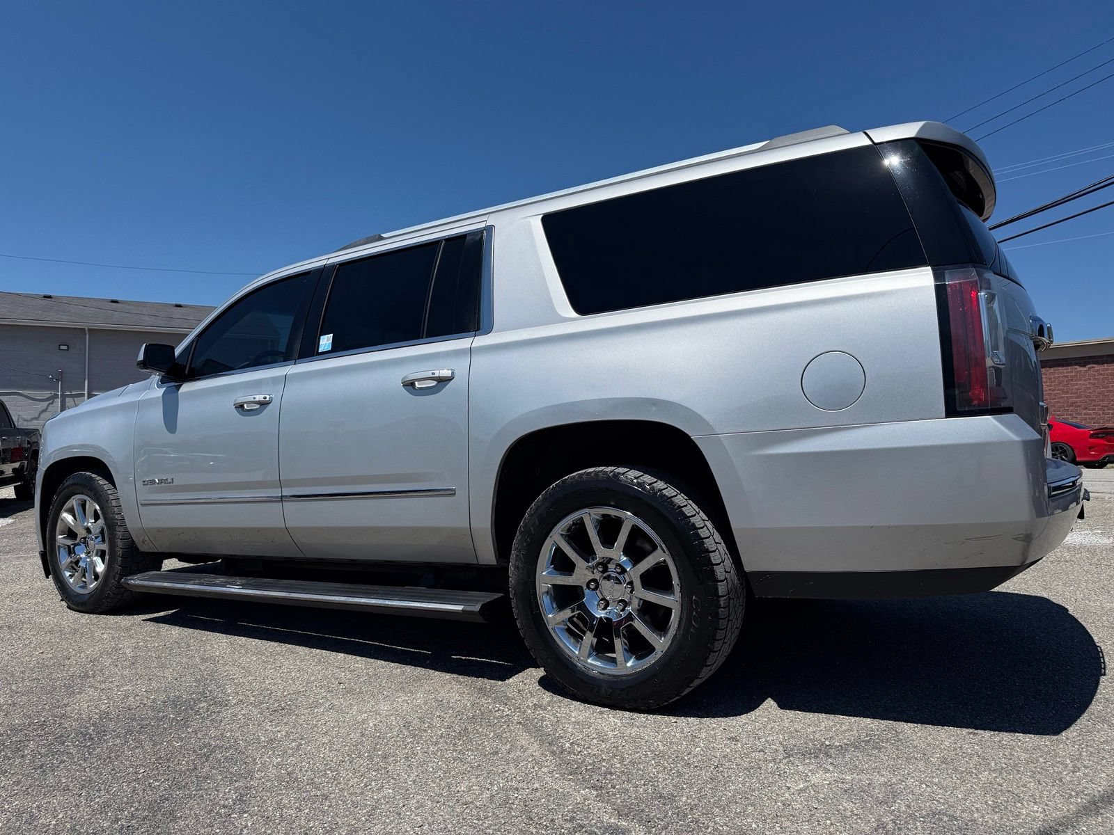 Used 2015 GMC Yukon XL Denali w/ Touring Package AWD/4WD image 6