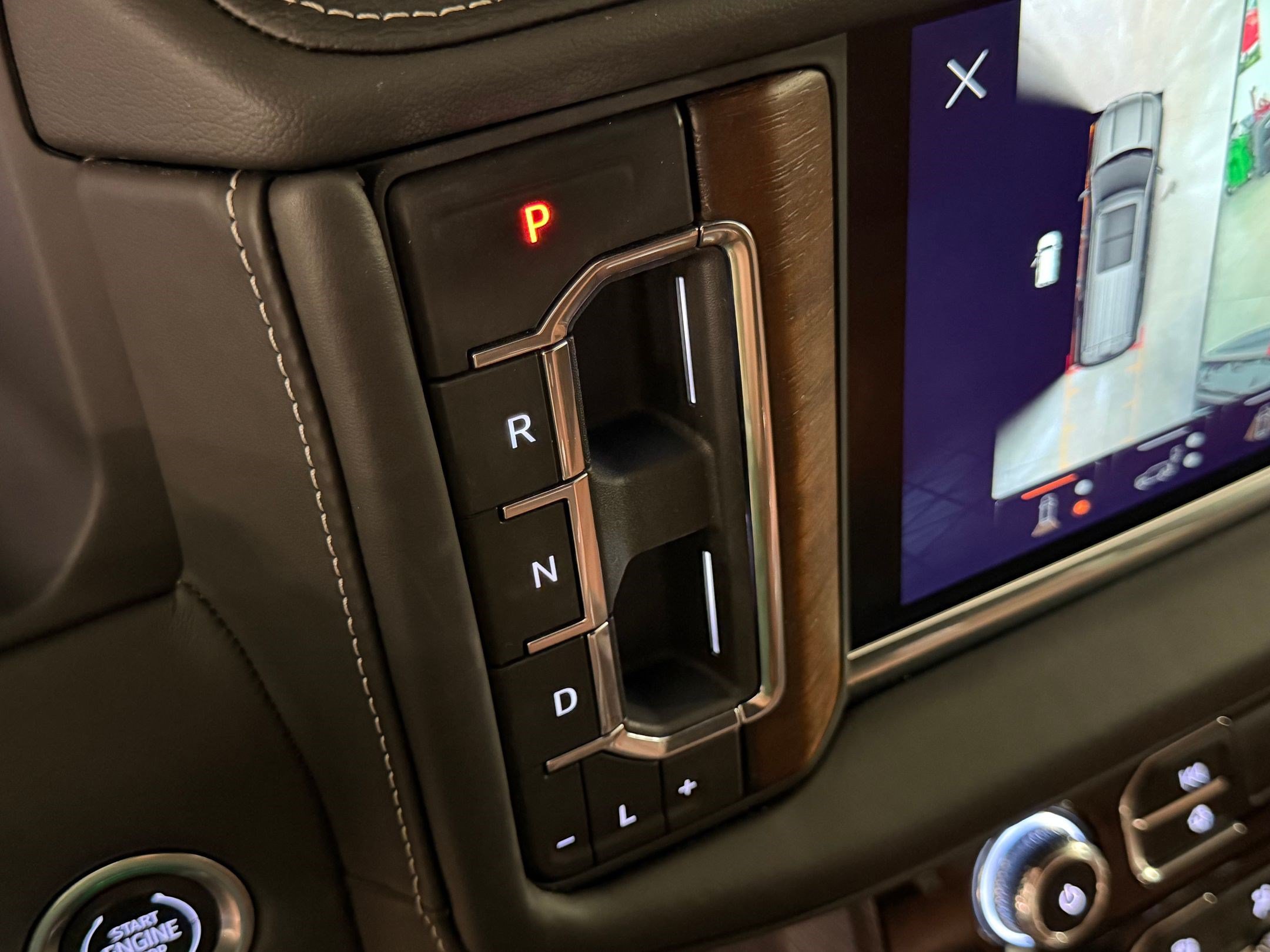 Used 2023 GMC Yukon Denali Ultimate AWD/4WD image 18