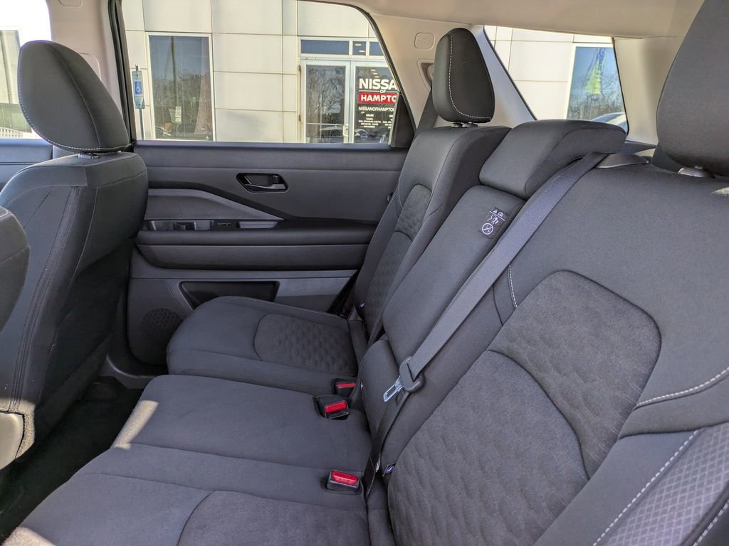 Certified 2024 Nissan Pathfinder SV image 15