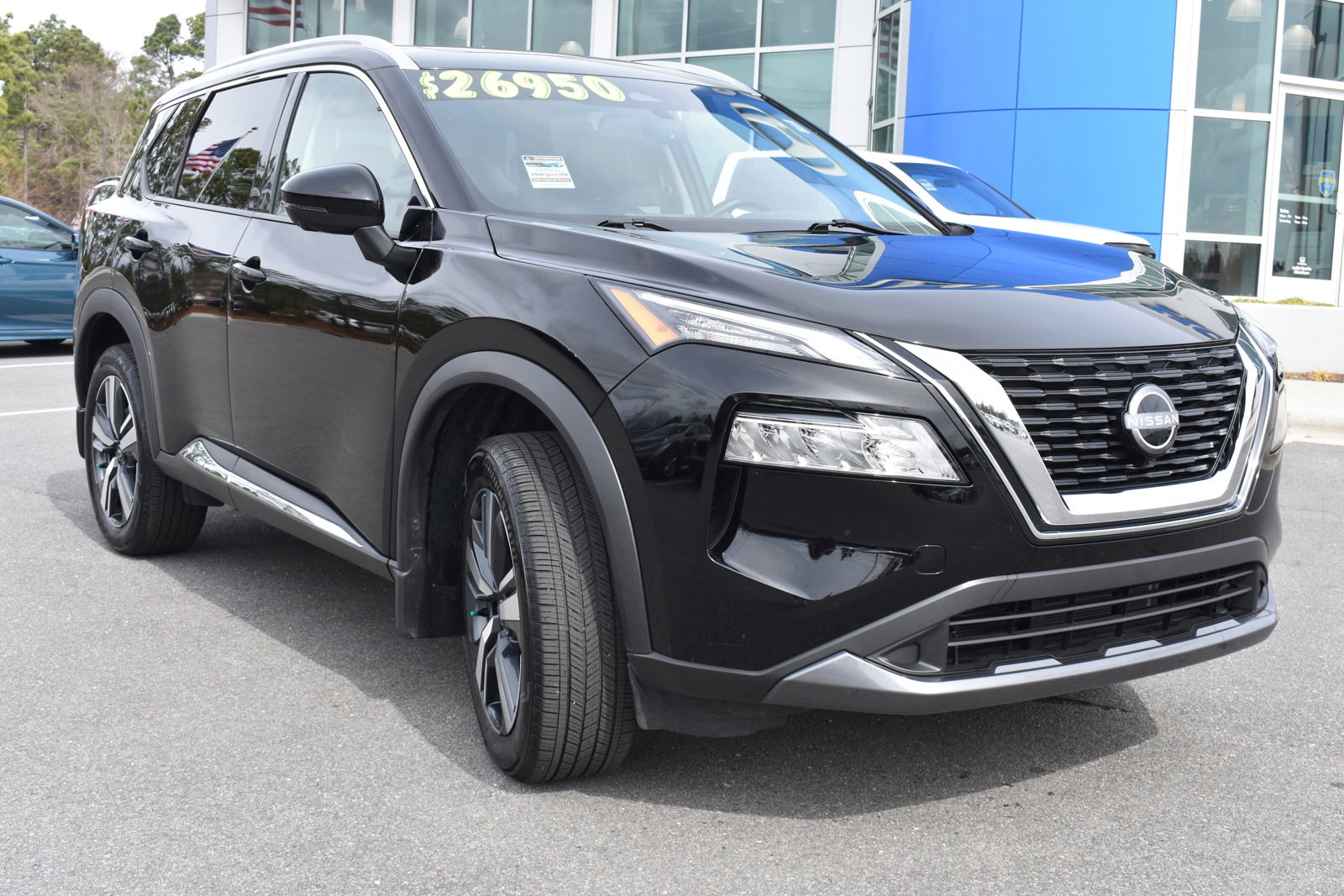 Used 2023 Nissan Rogue SL image 3