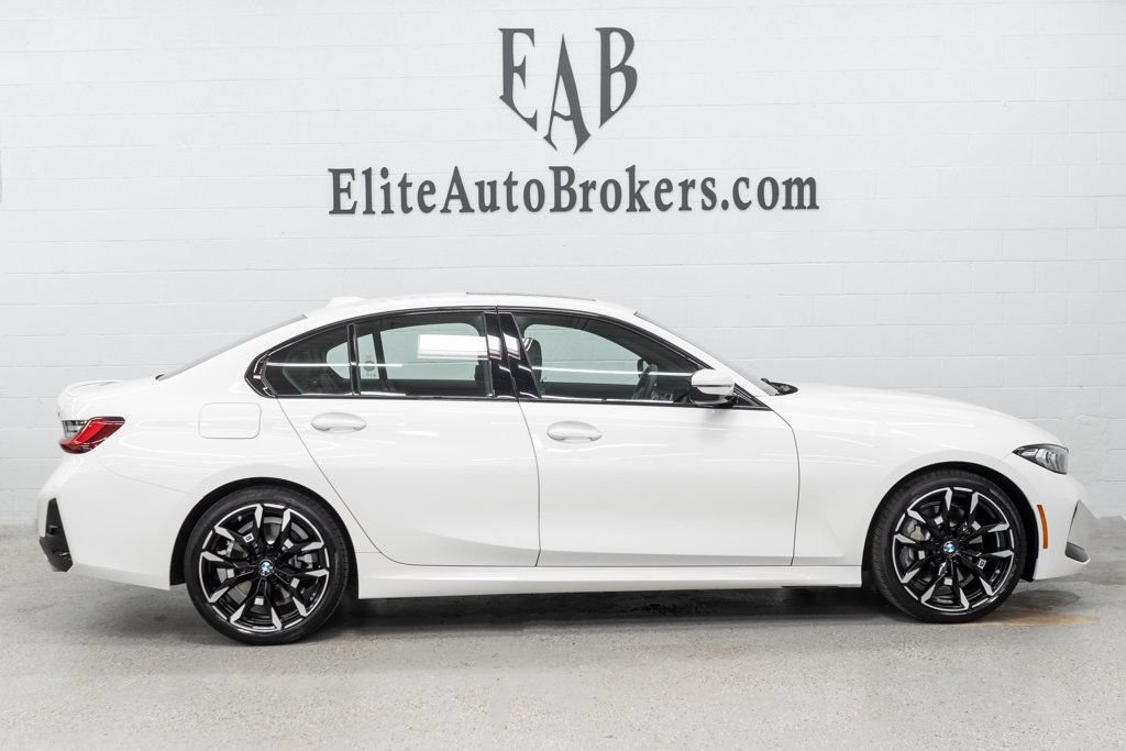 Used 2026 BMW 330i xDrive Sedan AWD/4WD image 5