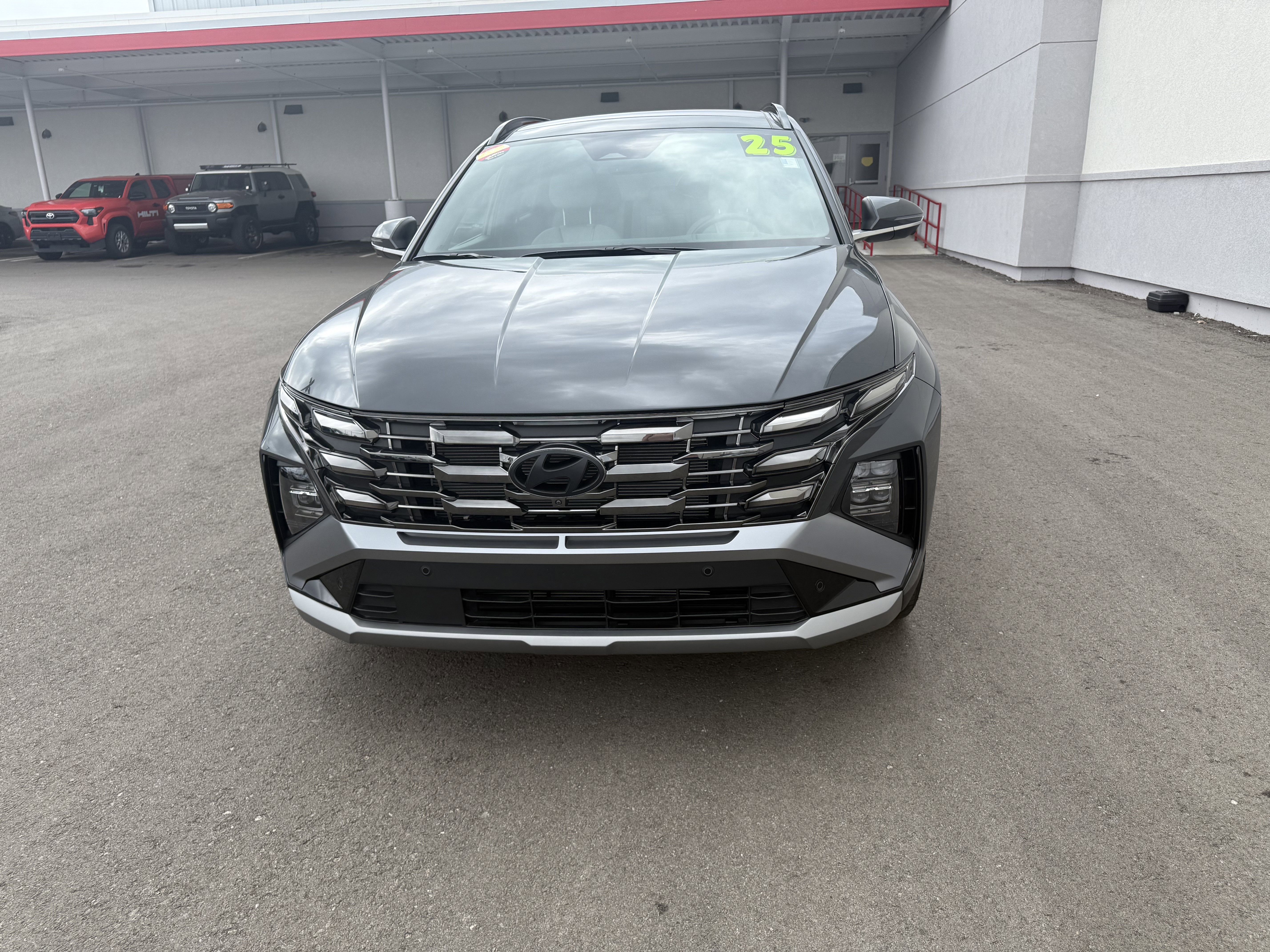 Used 2025 Hyundai Tucson Limited image 15