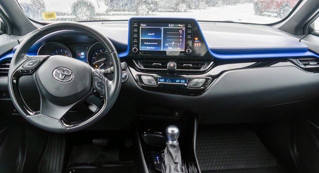Used 2022 Toyota C-HR FWD image 31